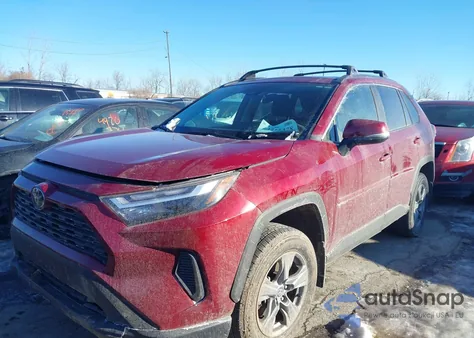 2024 Toyota Rav4 Xle z USA, uszkodzony, nr VIN 2T3P1RFV0RW470427